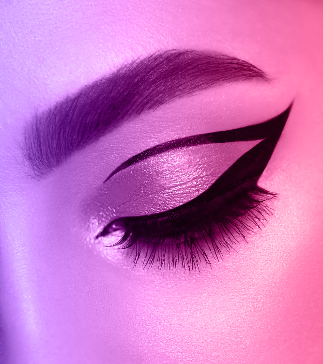 Permanent Makeup Eyeliner Training: Achieving Striking and Lasting Eye Enhancement